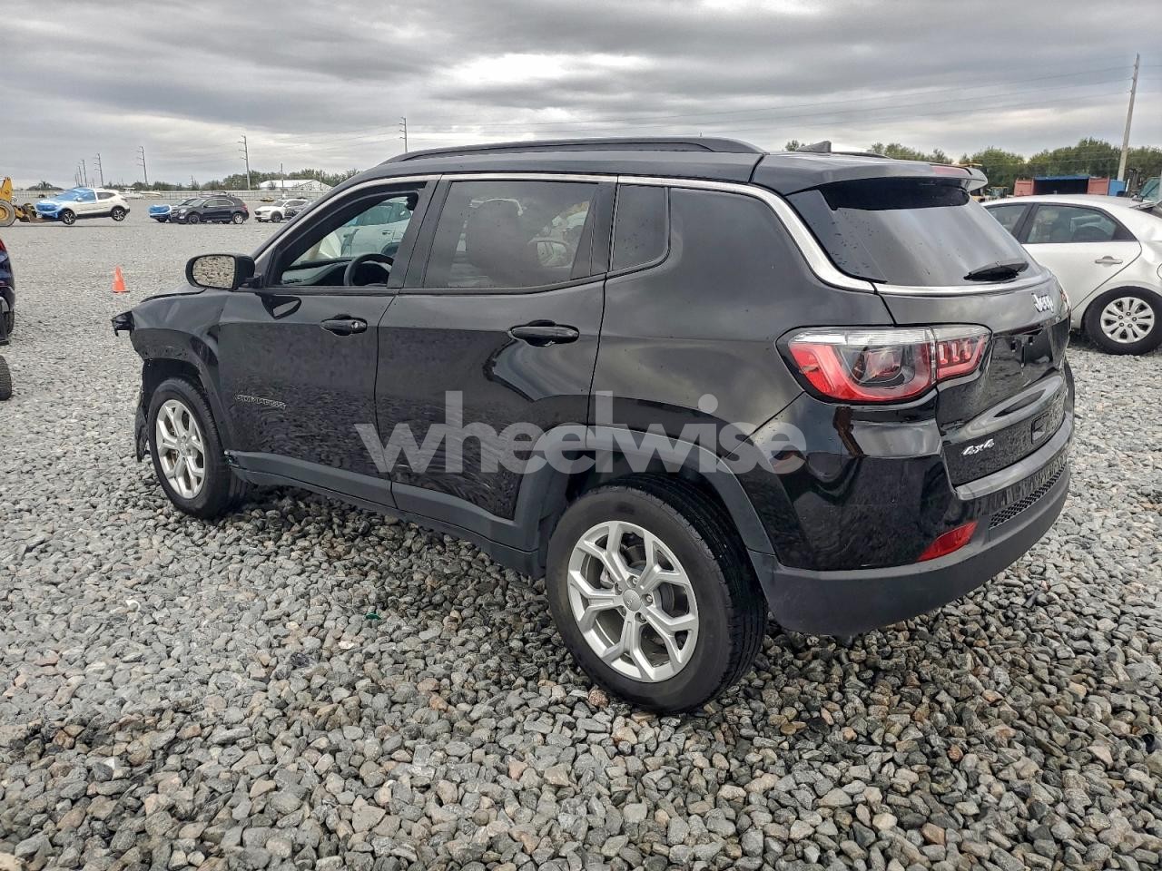 Photo 2 of 2024 JEEP COMPASS LATITUDE (VIN 3C4NJDBN4RT118572)