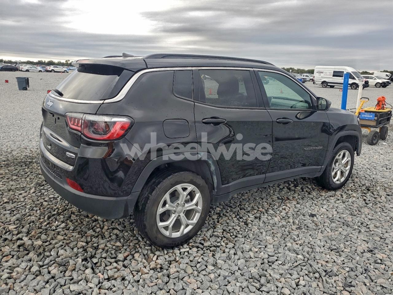 Photo 3 of 2024 JEEP COMPASS LATITUDE (VIN 3C4NJDBN4RT118572)