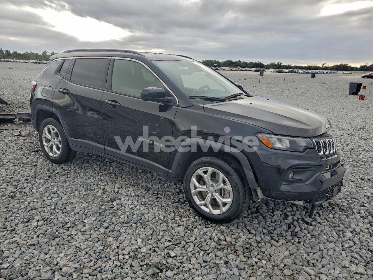 Photo 4 of 2024 JEEP COMPASS LATITUDE (VIN 3C4NJDBN4RT118572)