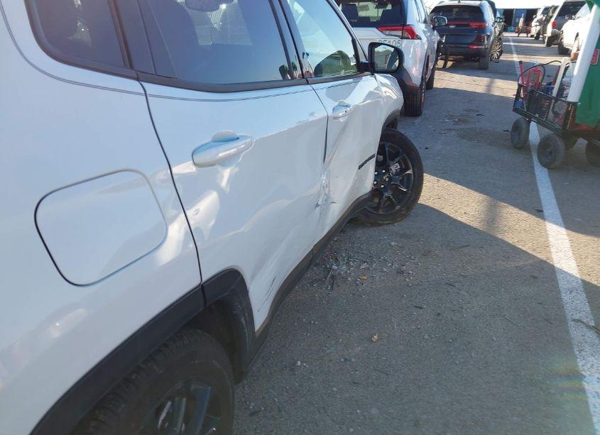 Photo 18 of 2024 Jeep Compass LATITUDE 4X4 (VIN 3C4NJDBN4RT602354)