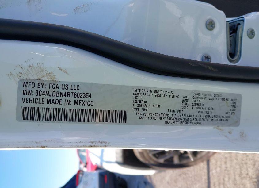 Photo 9 of 2024 Jeep Compass LATITUDE 4X4 (VIN 3C4NJDBN4RT602354)