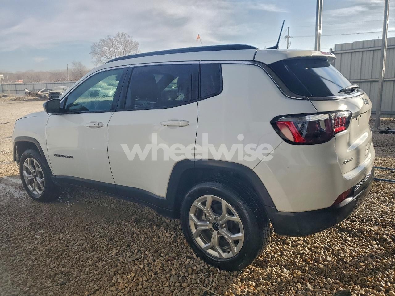 Photo 2 of 2025 JEEP COMPASS LATITUDE (VIN 3C4NJDBN4ST521442)