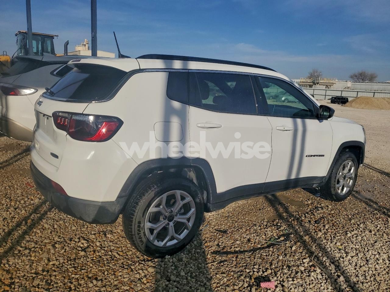 Photo 3 of 2025 JEEP COMPASS LATITUDE (VIN 3C4NJDBN4ST521442)