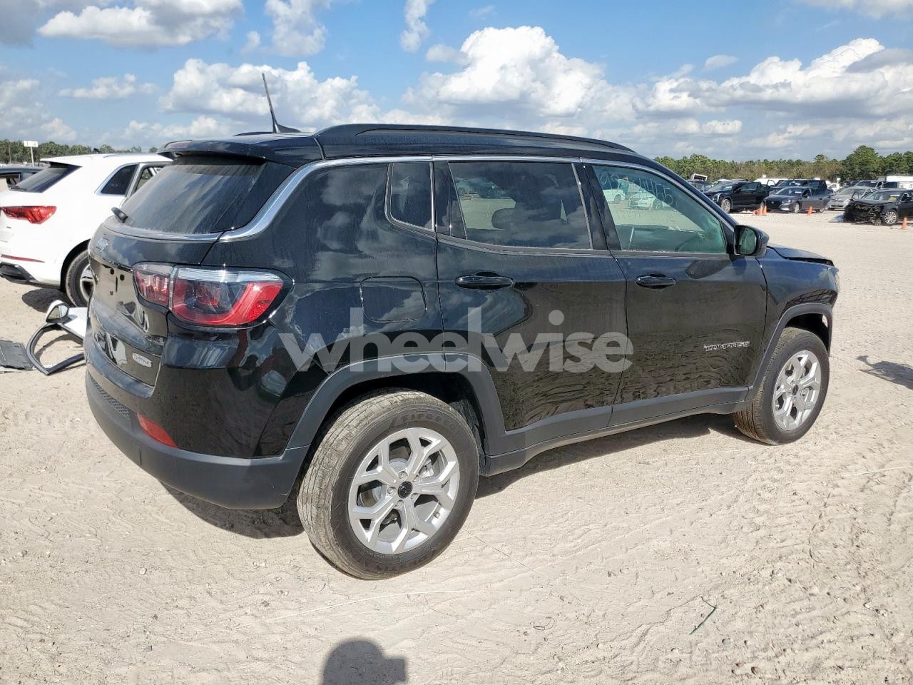 Photo 3 of 2025 JEEP COMPASS LATITUDE N/A (VIN 3C4NJDBN4ST535499)