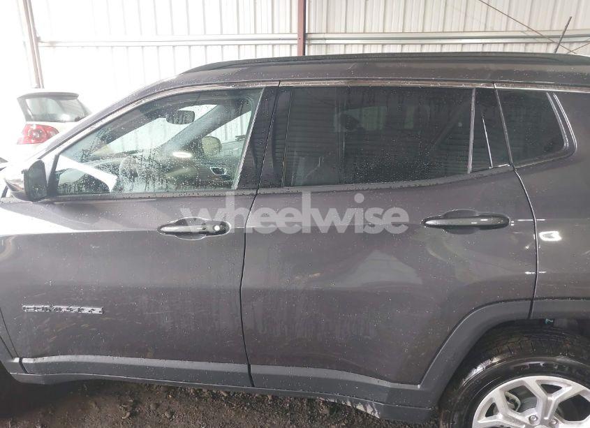 Photo 14 of 2024 Jeep Compass LATITUDE 4X4 (VIN 3C4NJDBN5RT171152)