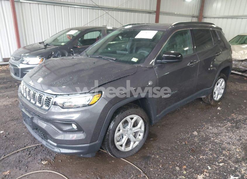 Photo 2 of 2024 Jeep Compass LATITUDE 4X4 (VIN 3C4NJDBN5RT171152)