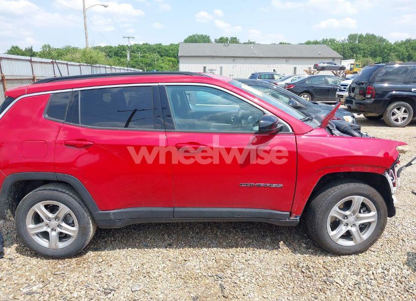 Photo 14 of 2024 Jeep Compass LATITUDE 4X4 (VIN 3C4NJDBN5RT579943)
