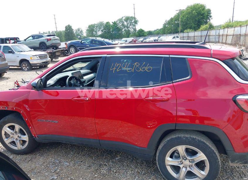 Photo 15 of 2024 Jeep Compass LATITUDE 4X4 (VIN 3C4NJDBN5RT579943)