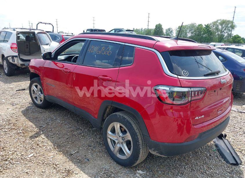 Photo 3 of 2024 Jeep Compass LATITUDE 4X4 (VIN 3C4NJDBN5RT579943)