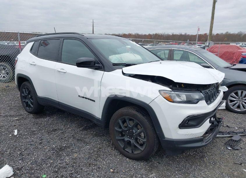 2024 Jeep Compass LATITUDE 4X4 (VIN 3C4NJDBN5RT591896) main photo