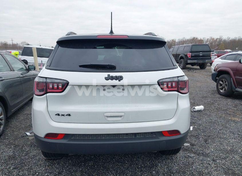 Photo 16 of 2024 Jeep Compass LATITUDE 4X4 (VIN 3C4NJDBN5RT591896)