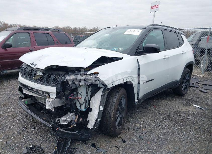 Photo 2 of 2024 Jeep Compass LATITUDE 4X4 (VIN 3C4NJDBN5RT591896)