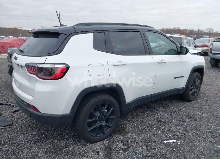 Photo 4 of 2024 Jeep Compass LATITUDE 4X4 (VIN 3C4NJDBN5RT591896)