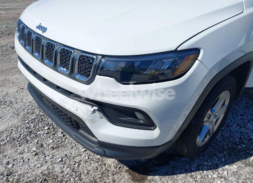 Photo 18 of 2024 Jeep Compass LATITUDE 4X4 (VIN 3C4NJDBN5RT604940)