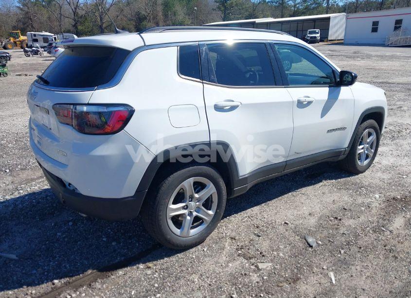 Photo 4 of 2024 Jeep Compass LATITUDE 4X4 (VIN 3C4NJDBN5RT604940)