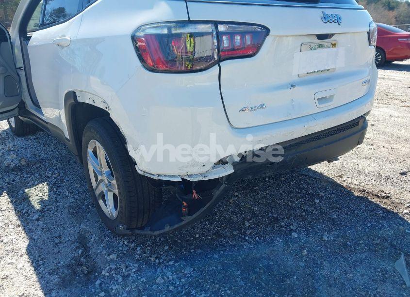 Photo 6 of 2024 Jeep Compass LATITUDE 4X4 (VIN 3C4NJDBN5RT604940)