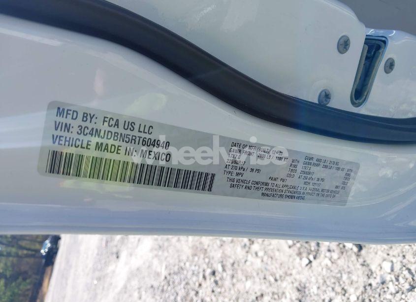 Photo 9 of 2024 Jeep Compass LATITUDE 4X4 (VIN 3C4NJDBN5RT604940)