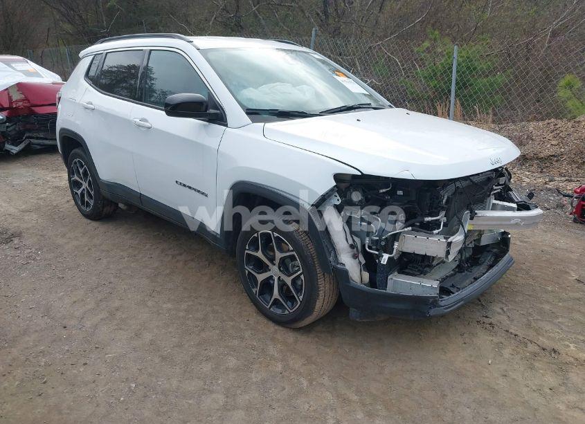 2024 Jeep Compass LATITUDE 4X4 (VIN 3C4NJDBN5RT605179) main photo