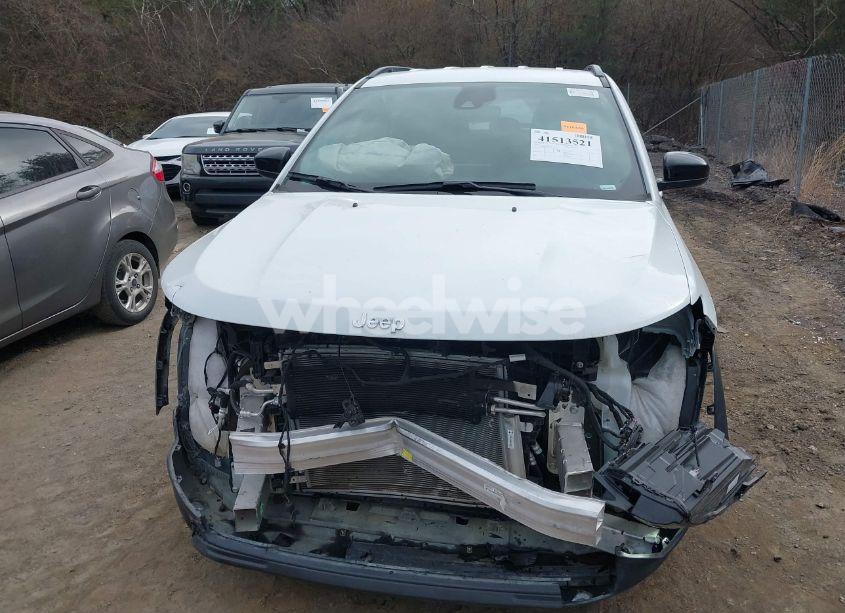 Photo 12 of 2024 Jeep Compass LATITUDE 4X4 (VIN 3C4NJDBN5RT605179)
