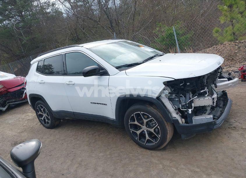 Photo 13 of 2024 Jeep Compass LATITUDE 4X4 (VIN 3C4NJDBN5RT605179)