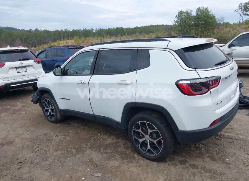 Photo 14 of 2024 Jeep Compass LATITUDE 4X4 (VIN 3C4NJDBN5RT605179)