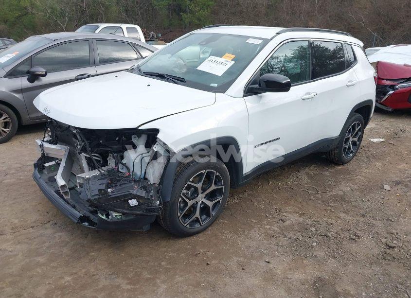 Photo 2 of 2024 Jeep Compass LATITUDE 4X4 (VIN 3C4NJDBN5RT605179)