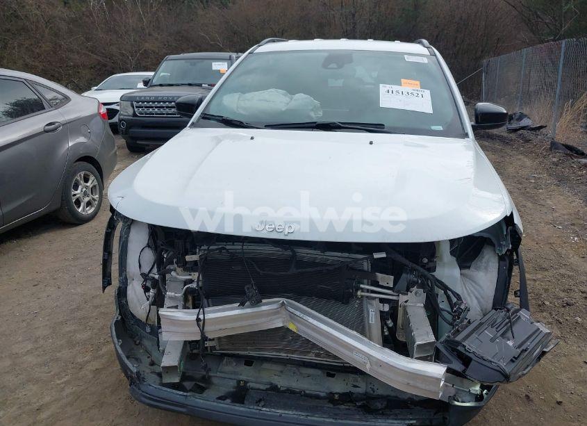 Photo 6 of 2024 Jeep Compass LATITUDE 4X4 (VIN 3C4NJDBN5RT605179)