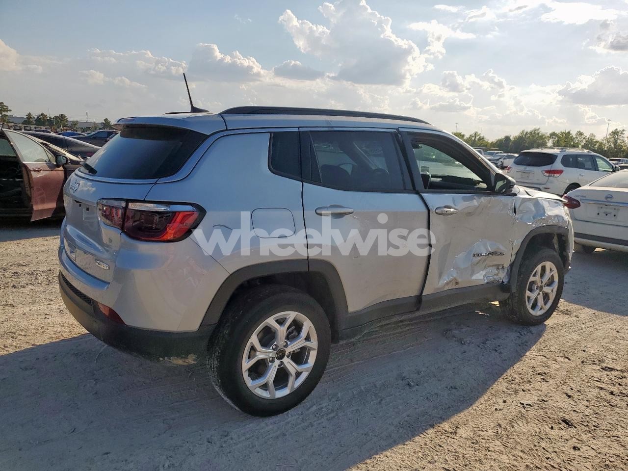 Photo 3 of 2025 JEEP COMPASS LATITUDE (VIN 3C4NJDBN5ST527637)