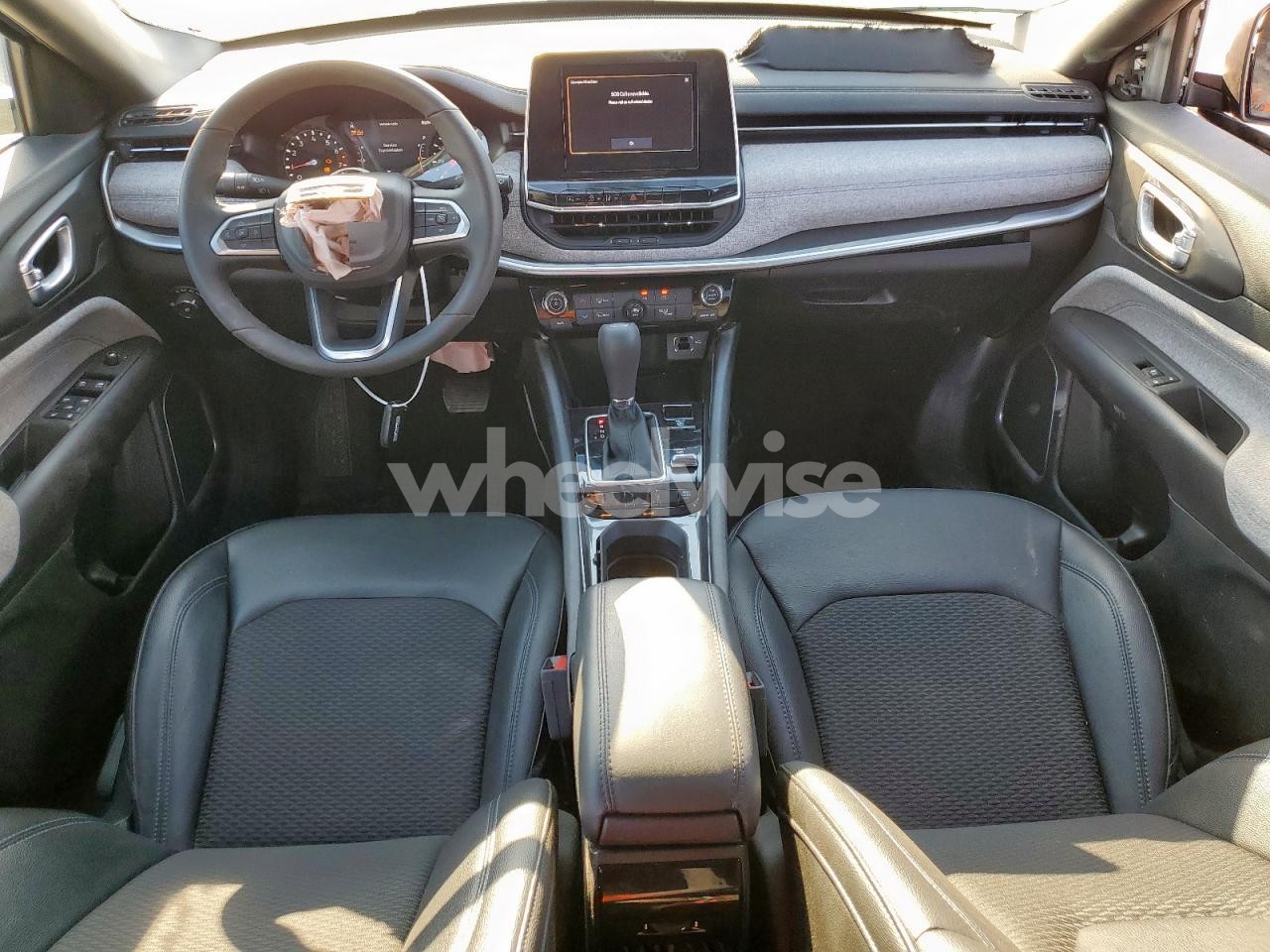 Photo 8 of 2025 JEEP COMPASS LATITUDE (VIN 3C4NJDBN5ST527637)