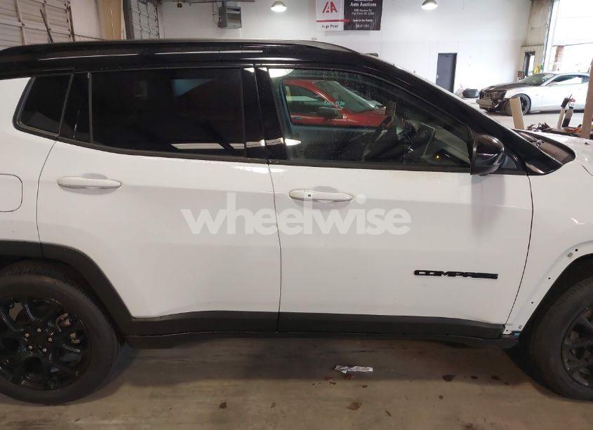 Photo 14 of 2023 Jeep Compass ALTITUDE 4X4 (VIN 3C4NJDBN6PT566194)