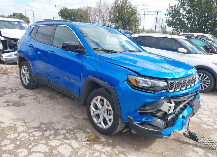 2024 Jeep Compass LATITUDE 4X4 (VIN 3C4NJDBN6RT111557) main photo