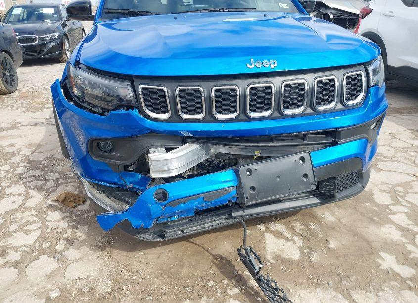 Photo 6 of 2024 Jeep Compass LATITUDE 4X4 (VIN 3C4NJDBN6RT111557)
