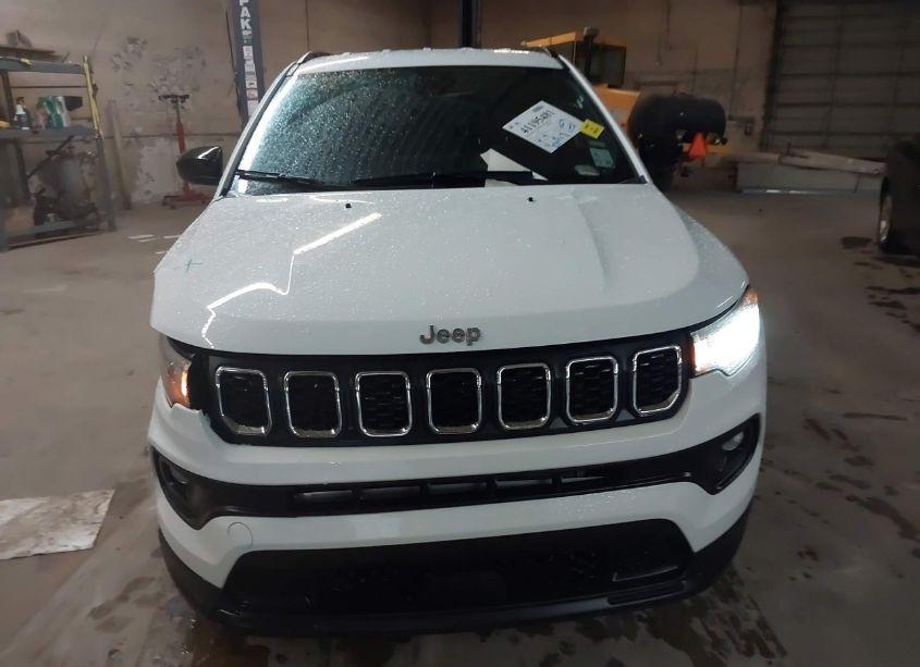 Photo 12 of 2024 Jeep Compass LATITUDE 4X4 (VIN 3C4NJDBN6RT117732)