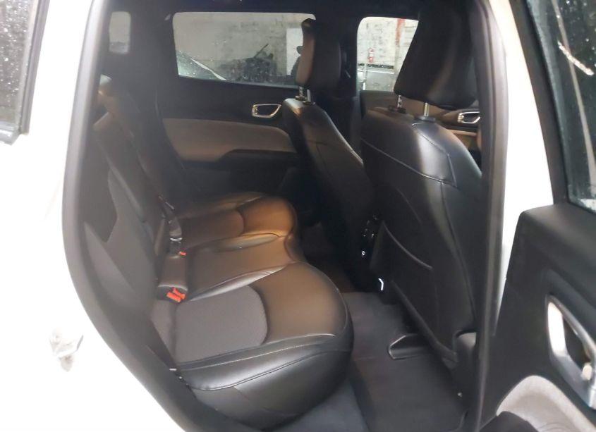 Photo 8 of 2024 Jeep Compass LATITUDE 4X4 (VIN 3C4NJDBN6RT117732)