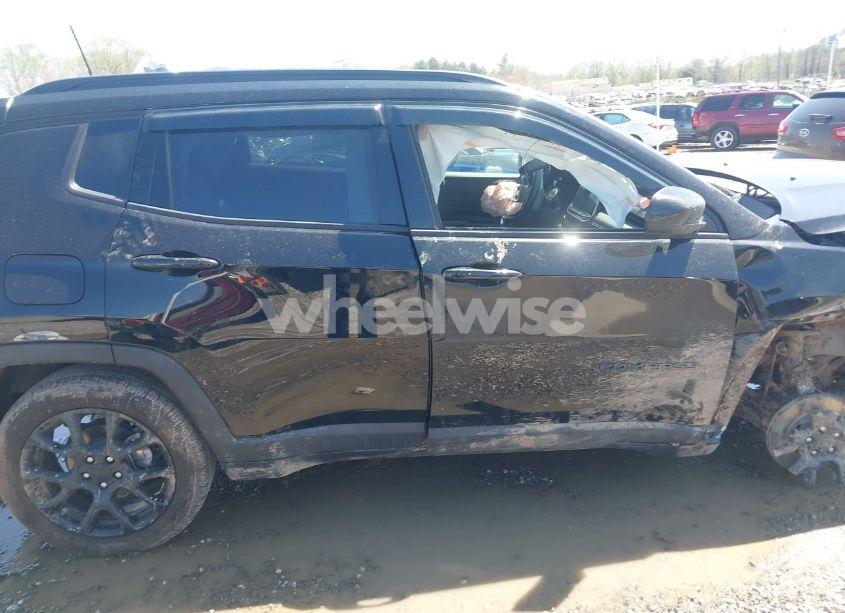 Photo 14 of 2024 Jeep Compass LATITUDE 4X4 (VIN 3C4NJDBN6RT578199)