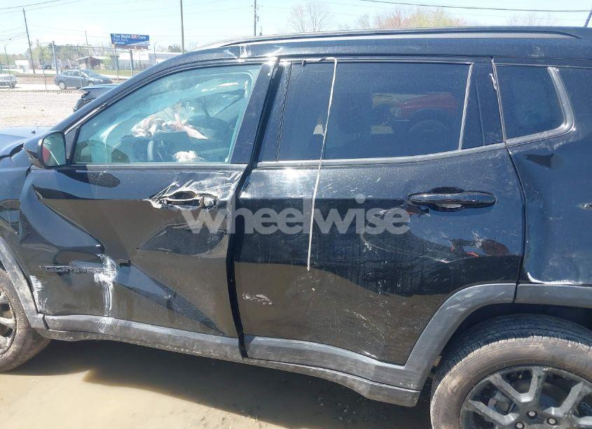 Photo 15 of 2024 Jeep Compass LATITUDE 4X4 (VIN 3C4NJDBN6RT578199)