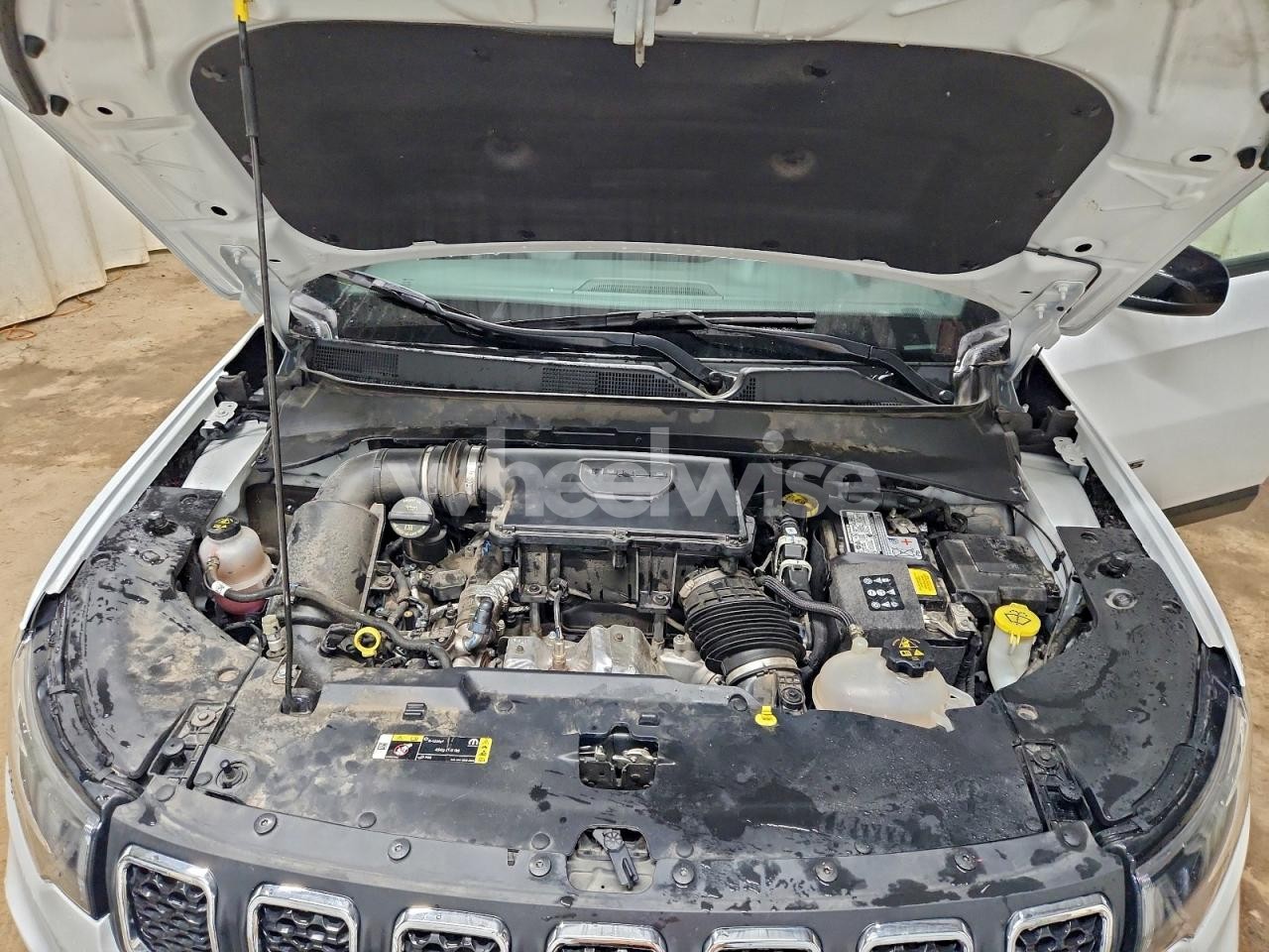 Photo 12 of 2024 JEEP COMPASS LATITUDE (VIN 3C4NJDBN6RT605109)