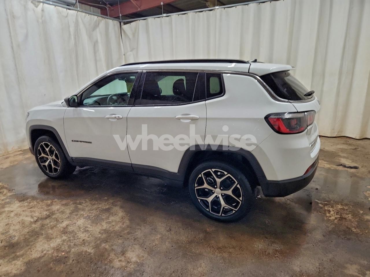 Photo 2 of 2024 JEEP COMPASS LATITUDE (VIN 3C4NJDBN6RT605109)