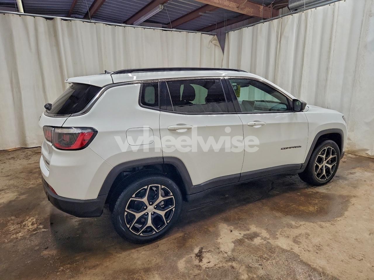 Photo 3 of 2024 JEEP COMPASS LATITUDE (VIN 3C4NJDBN6RT605109)
