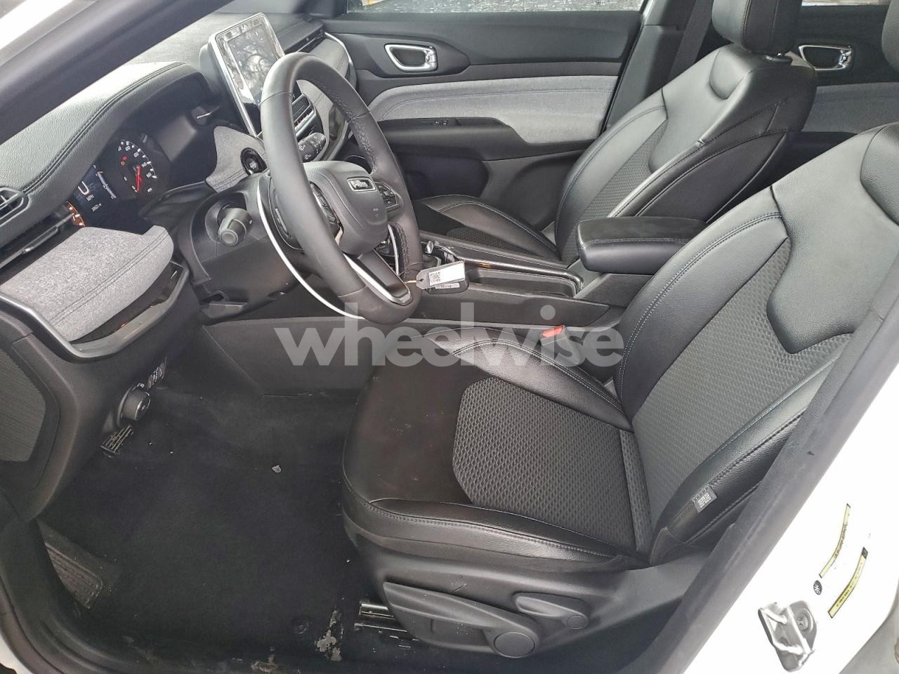 Photo 7 of 2025 JEEP COMPASS LATITUDE N/A (VIN 3C4NJDBN6ST592822)