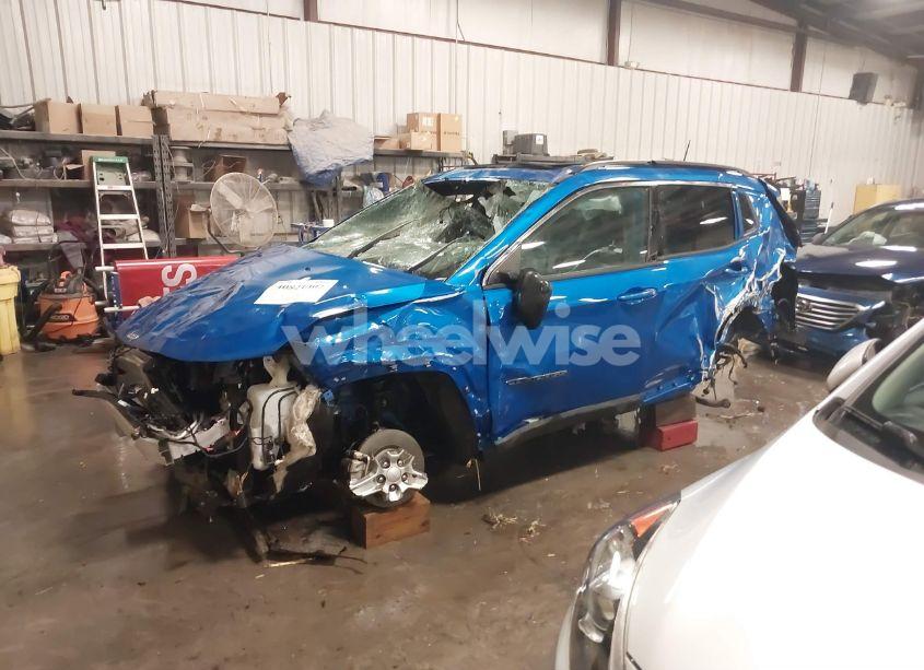 Photo 2 of 2023 Jeep Compass LATITUDE 4X4 (VIN 3C4NJDBN7PT521197)
