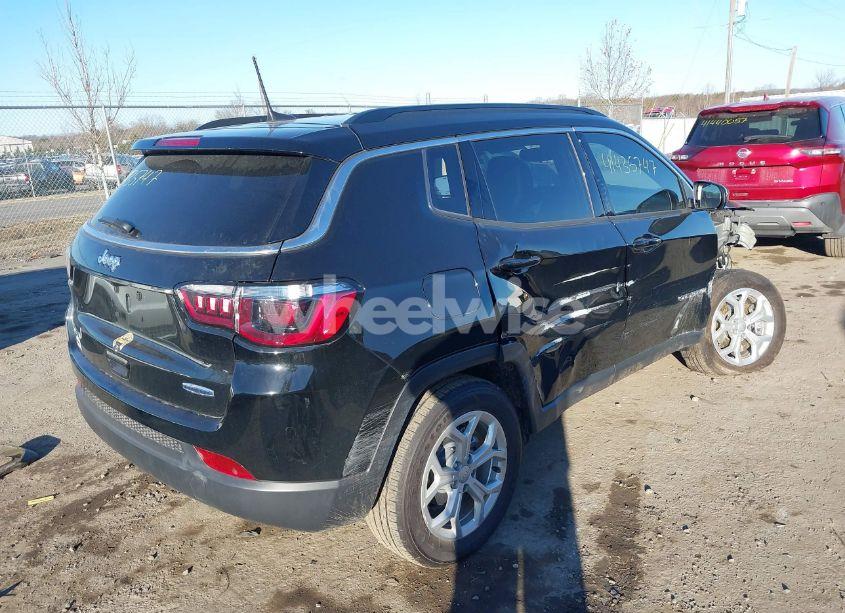 Photo 4 of 2024 Jeep Compass LATITUDE 4X4 (VIN 3C4NJDBN7RT115438)