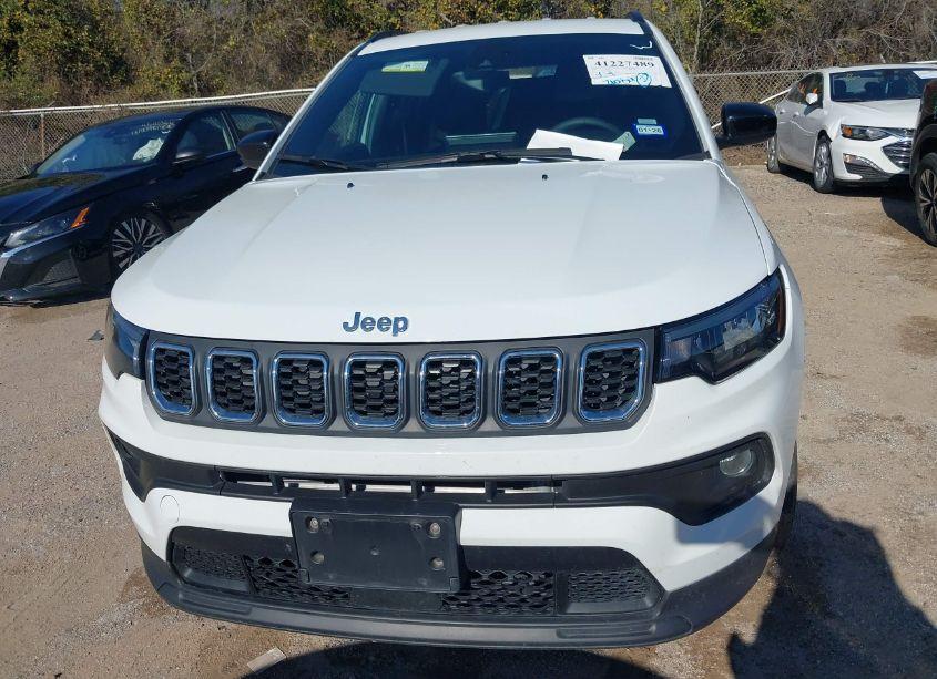 Photo 12 of 2024 Jeep Compass LATITUDE 4X4 (VIN 3C4NJDBN7RT117156)