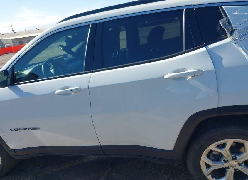 Photo 14 of 2024 Jeep Compass LATITUDE 4X4 (VIN 3C4NJDBN7RT117156)