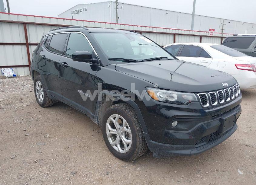 2024 Jeep Compass LATITUDE 4X4 (VIN 3C4NJDBN7RT138590) main photo