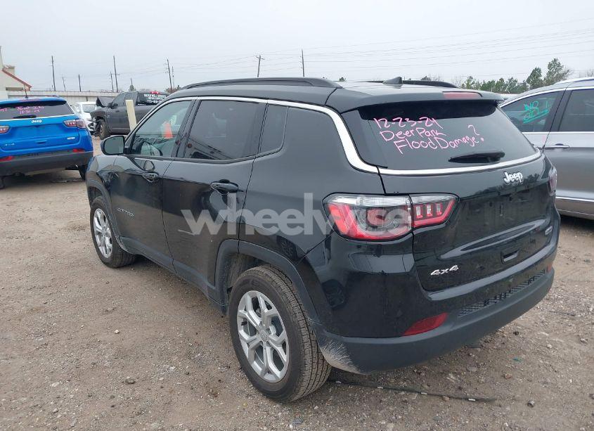 Photo 3 of 2024 Jeep Compass LATITUDE 4X4 (VIN 3C4NJDBN7RT138590)