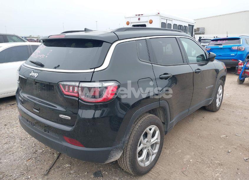 Photo 4 of 2024 Jeep Compass LATITUDE 4X4 (VIN 3C4NJDBN7RT138590)