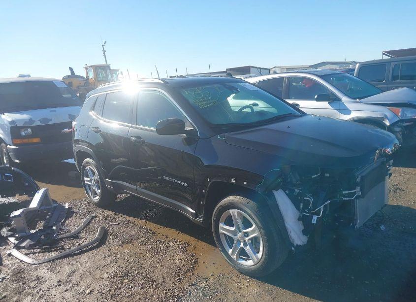 2024 Jeep Compass LATITUDE 4X4 (VIN 3C4NJDBN7RT584030) main photo
