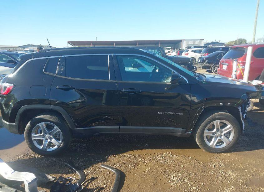 Photo 14 of 2024 Jeep Compass LATITUDE 4X4 (VIN 3C4NJDBN7RT584030)