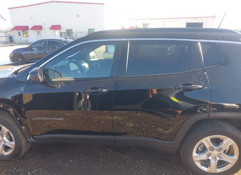 Photo 15 of 2024 Jeep Compass LATITUDE 4X4 (VIN 3C4NJDBN7RT584030)